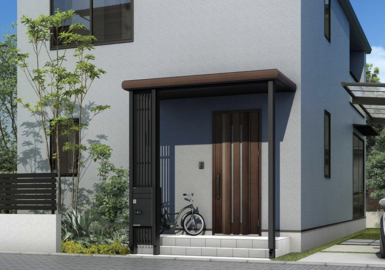 玄関の屋根（ひさし）は後付けできる！？リフォーム費用やおすすめ業者まとめ | リフォームのAtoZ